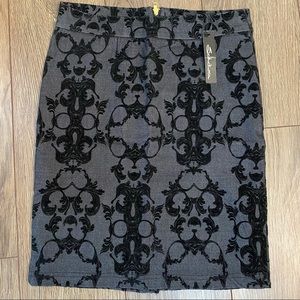 ❤️Dark grey pencil skirt with velvet design detailing. Nice stretchy fabric